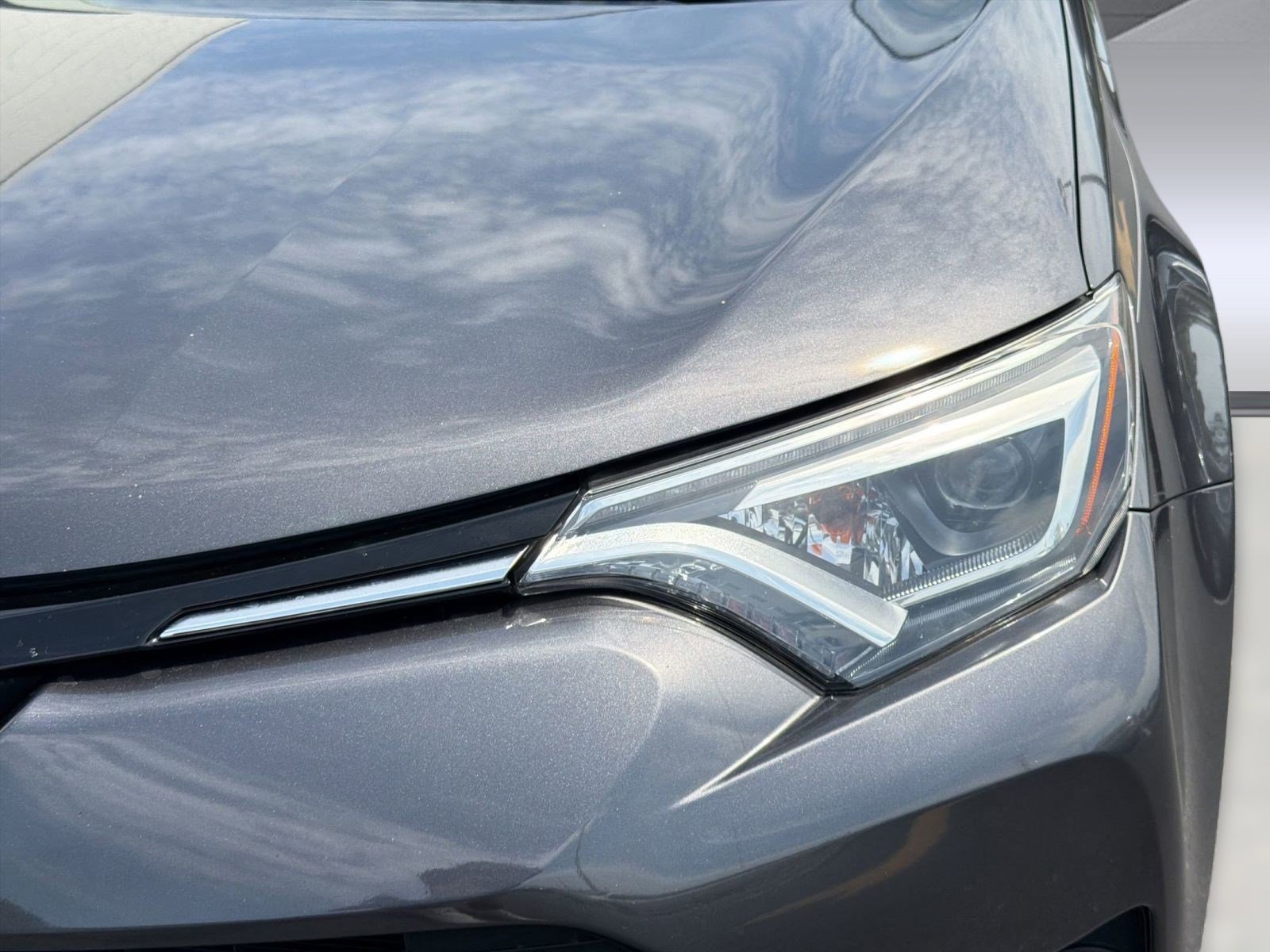 Used 2017 Toyota RAV4 Platinum FWD image 10