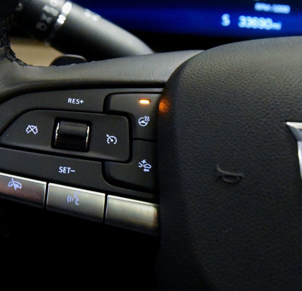 Used 2024 Cadillac XT4 Premium Luxury image 30