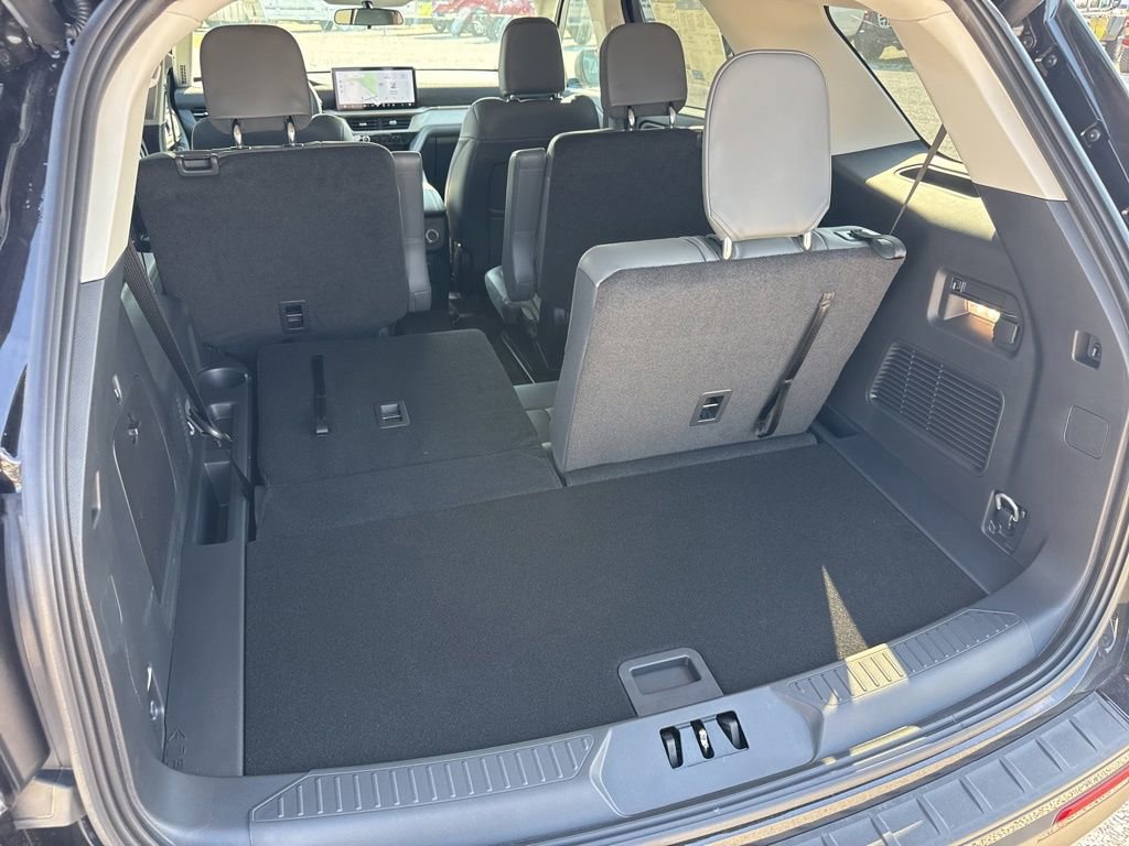 New 2026 Ford Explorer Active w/ Active Comfort Package image 14