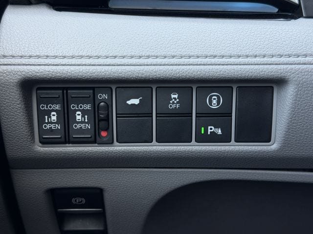 Used 2023 Honda Odyssey Elite image 23