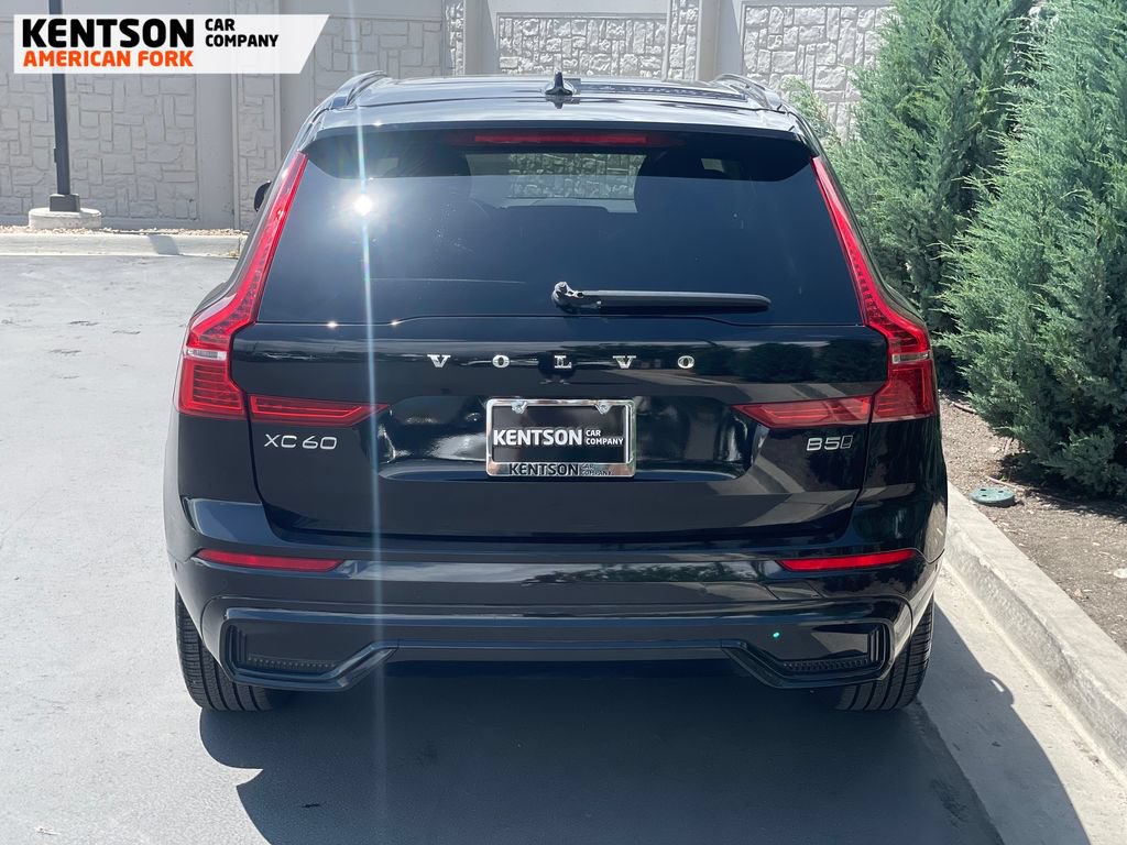 Used 2025 Volvo XC60 B5 Plus AWD/4WD image 7