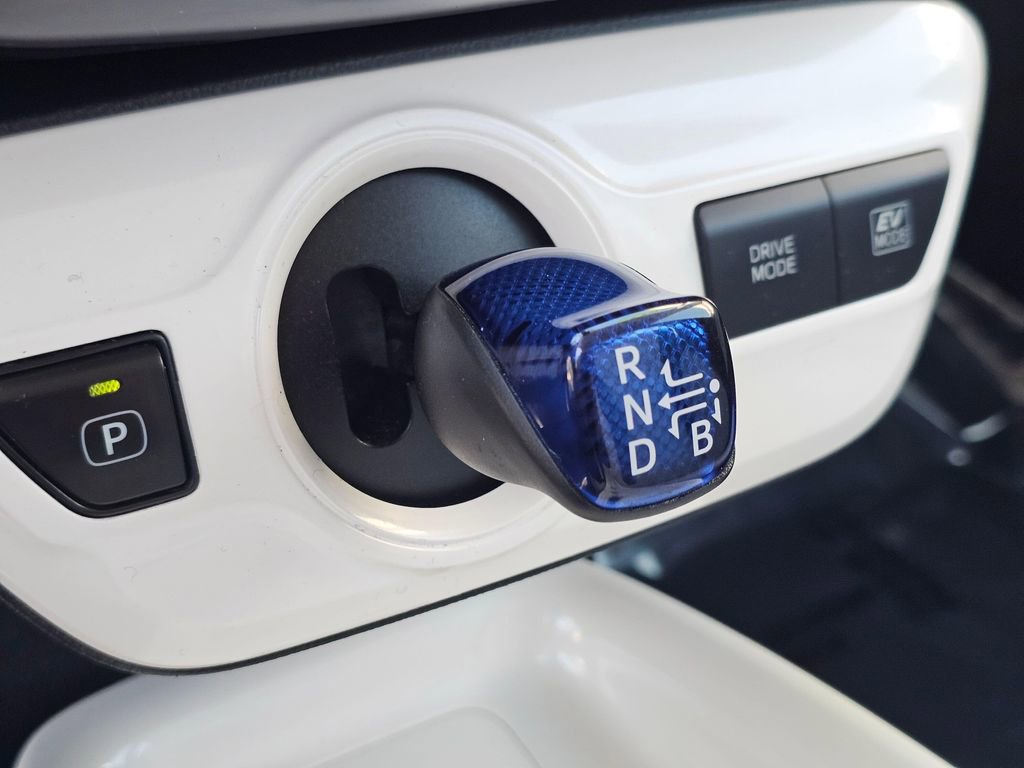 Used 2017 Toyota Prius Three Touring FWD image 32
