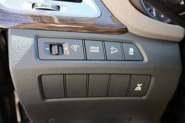 Used 2017 Hyundai Santa Fe Sport AWD/4WD image 10
