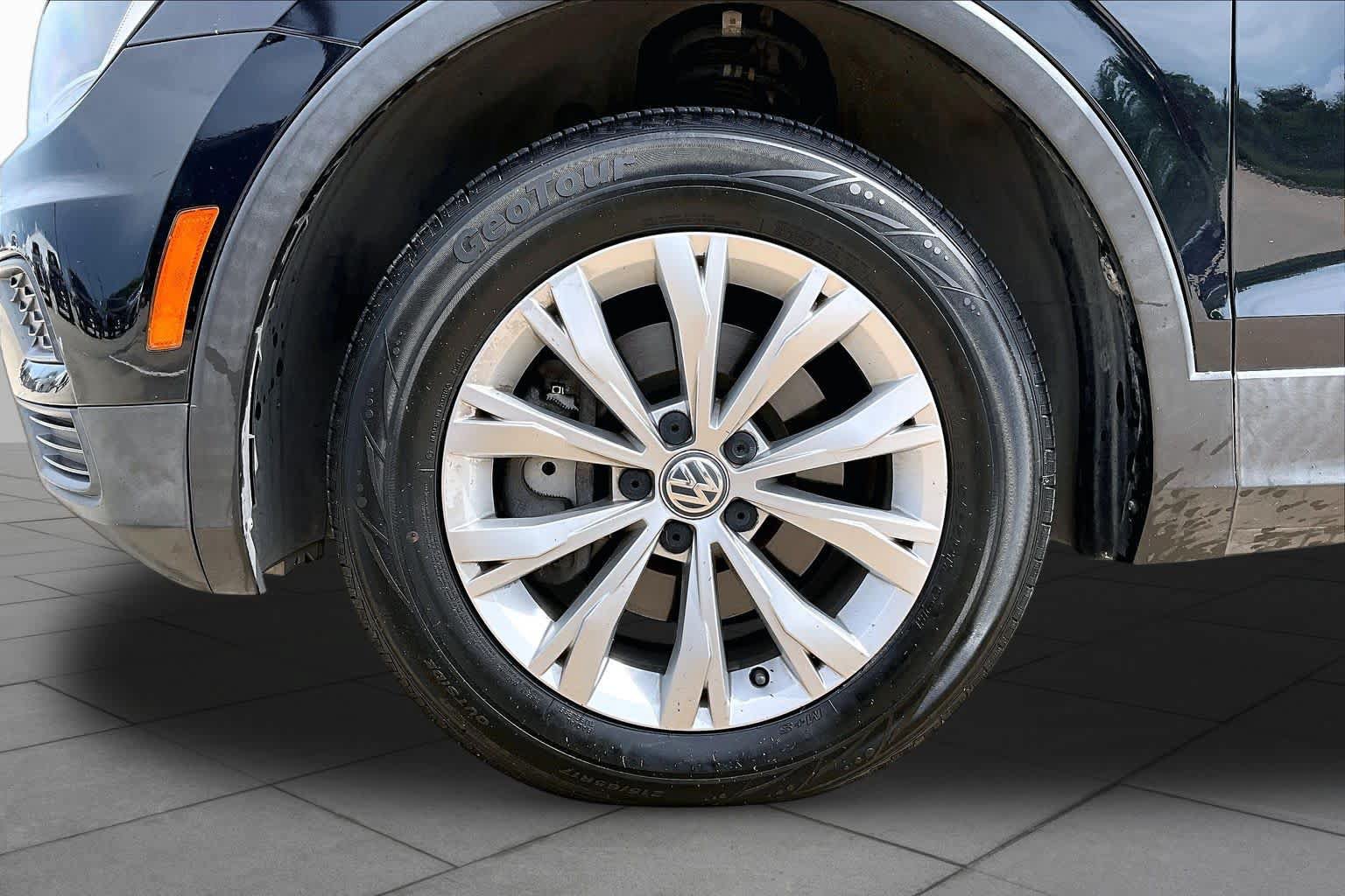 Used 2018 Volkswagen Tiguan S FWD image 10