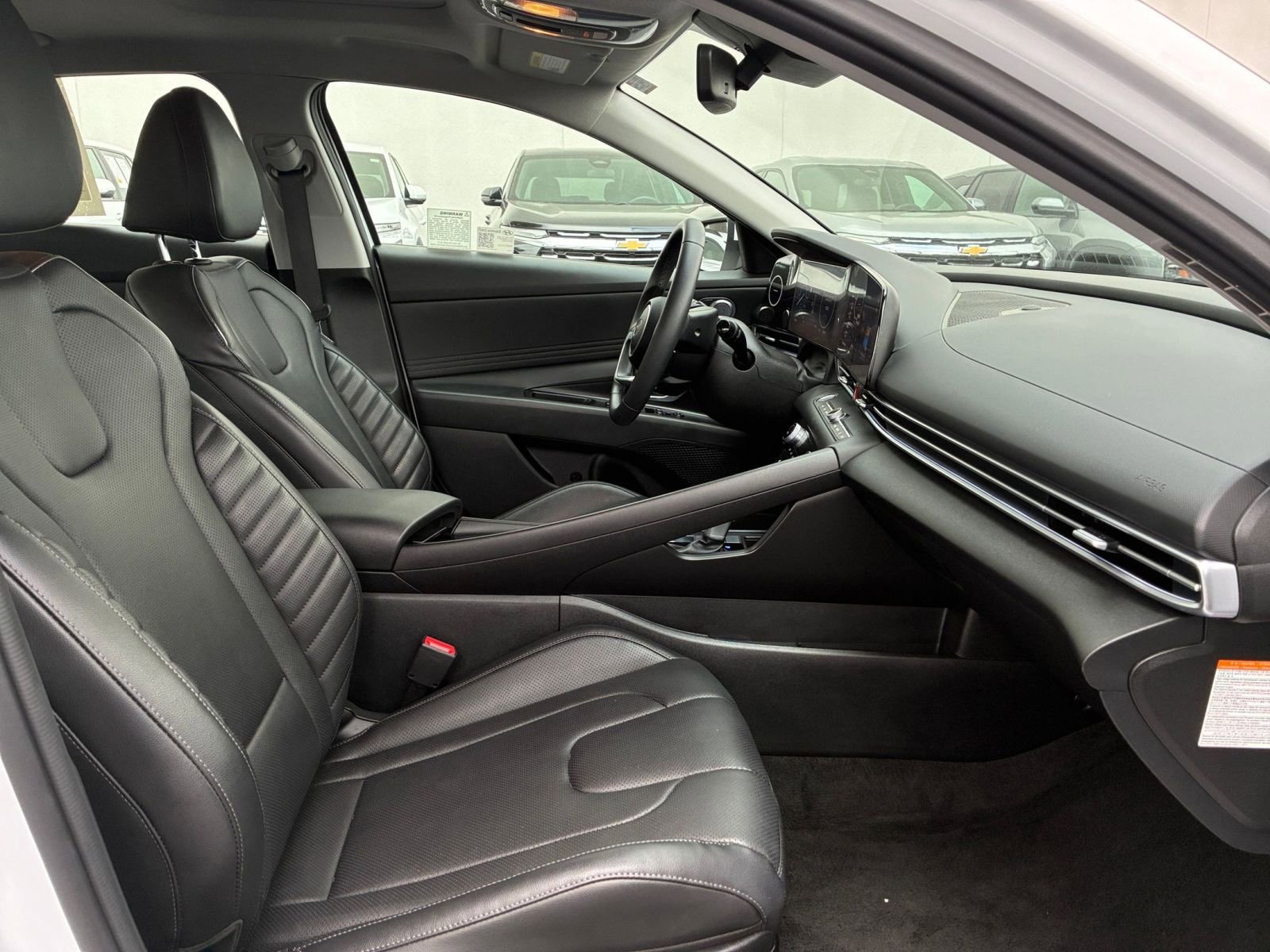 Used 2025 Hyundai Elantra Limited image 38