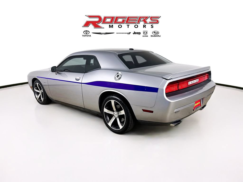 Used 2014 Dodge Challenger SXT RWD image 6