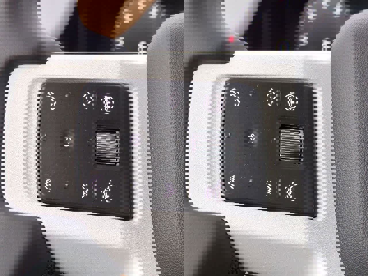 New 2026 Land Rover Defender 110 X-Dynamic SE image 25