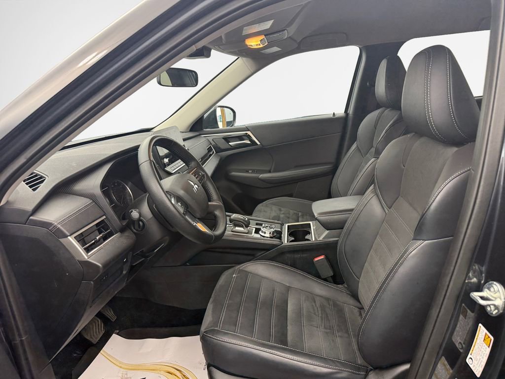 Used 2024 Mitsubishi Outlander SE AWD/4WD image 12