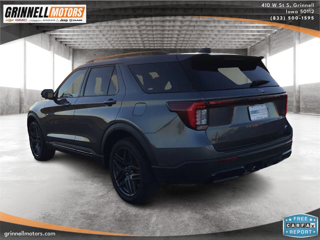 Used 2025 Ford Explorer ST-Line w/ ST-Line Street Pack image 7
