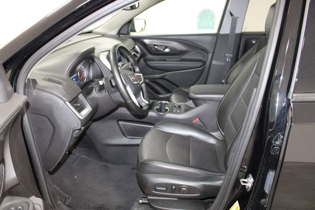 Used 2024 GMC Terrain SLT image 22