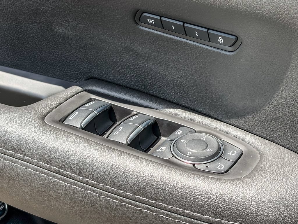 Certified 2025 Cadillac XT6 Luxury FWD image 39