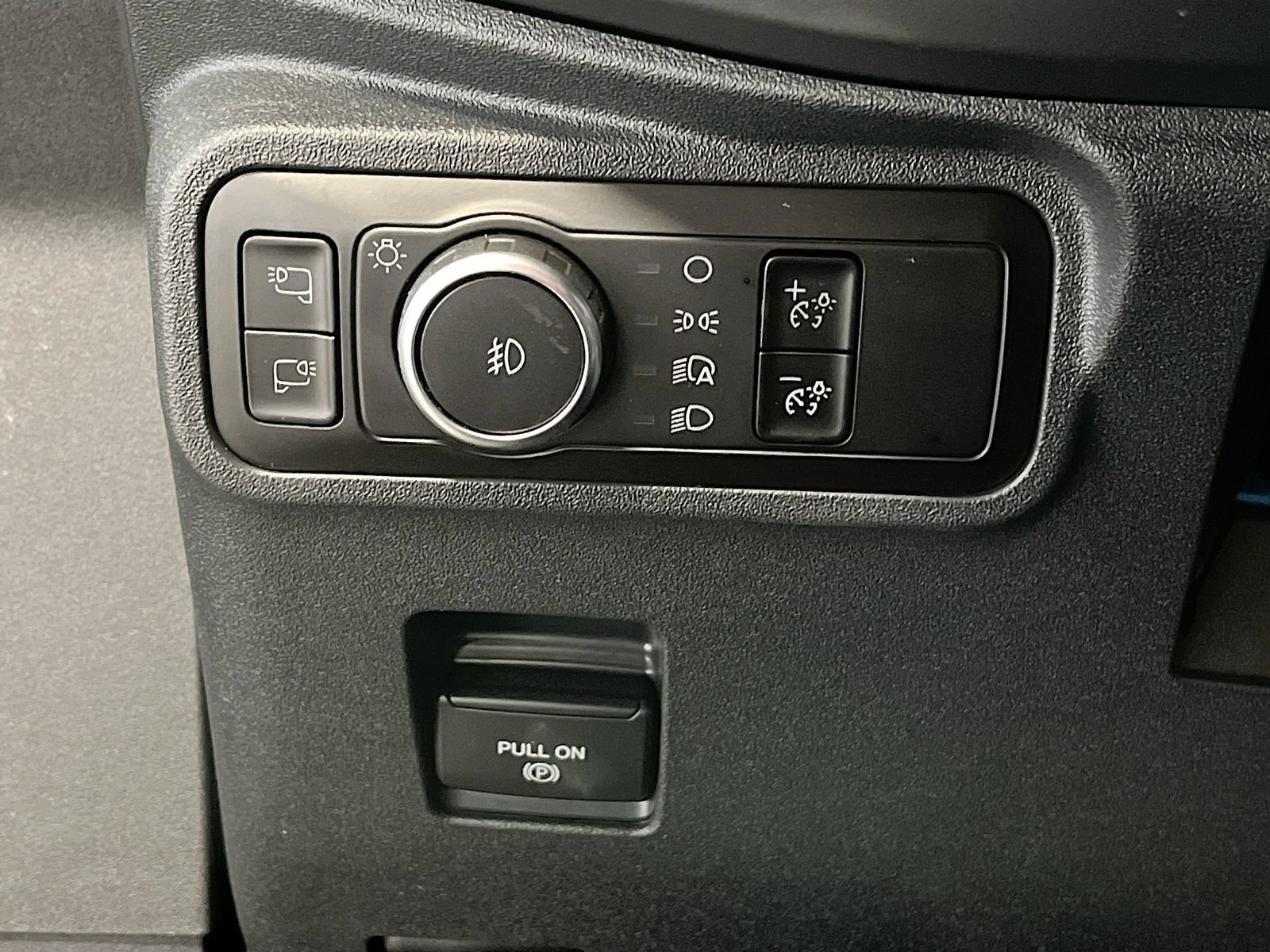 Used 2025 Ford Bronco Badlands AWD/4WD image 10