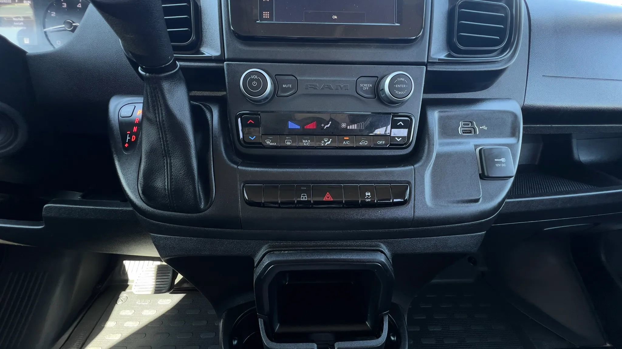 Used 2025 RAM ProMaster 2500 w/ Convenience Group FWD image 19