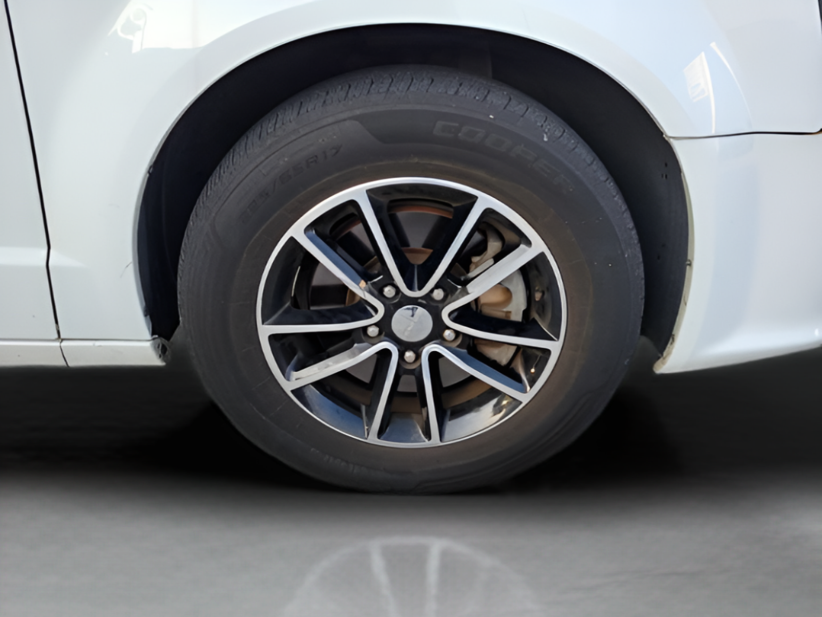 Used 2019 Dodge Grand Caravan GT FWD image 28