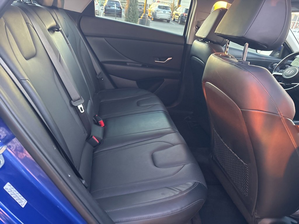 Certified 2023 Hyundai Elantra Limited w/ Preferred Accessory Package image 13
