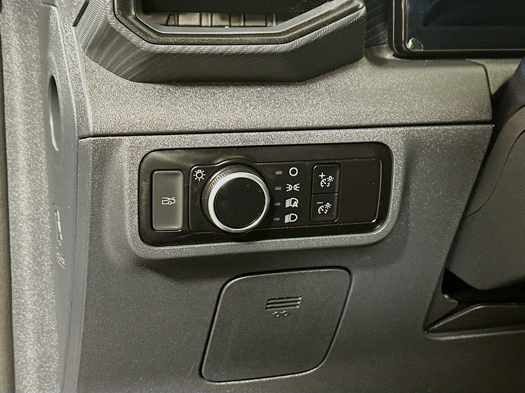Used 2024 Ford Mustang Convertible RWD image 10