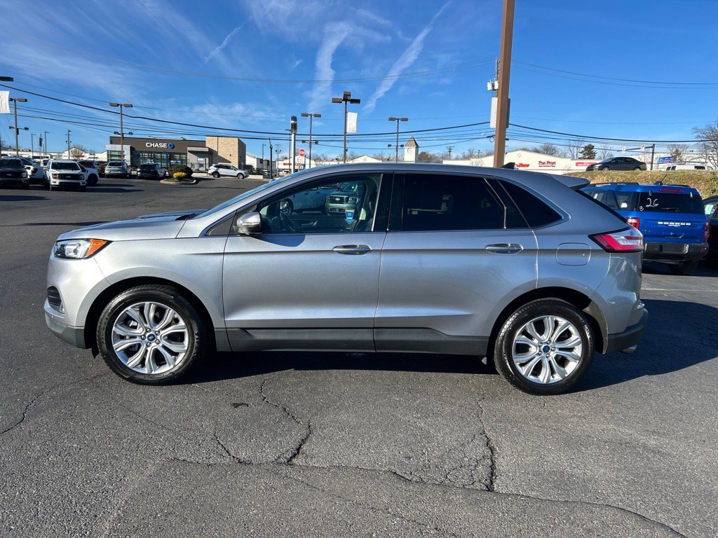 Used 2022 Ford Edge Titanium image 4