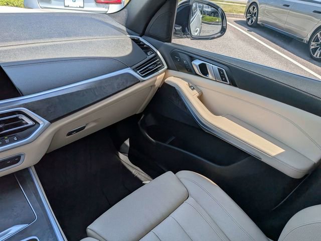 Used 2022 BMW X5 xDrive40i w/ Luxury Seating Package AWD/4WD image 19