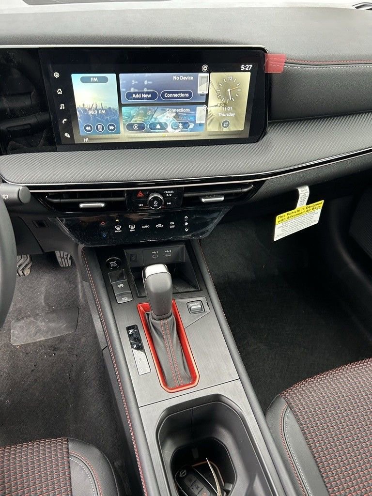 New 2025 Nissan Kicks SR w/ Illumination Package image 18