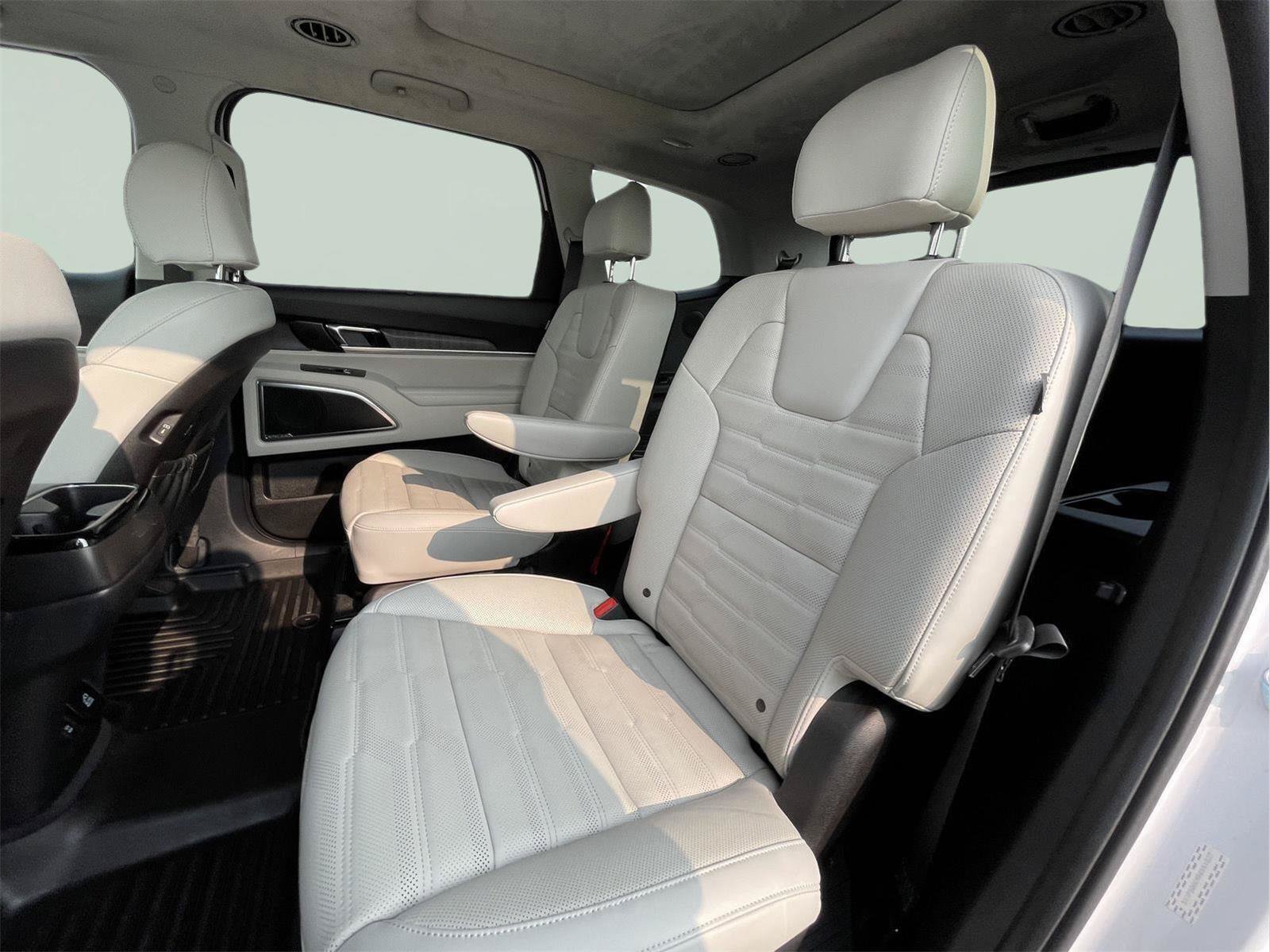 Used 2024 Kia Telluride SX Prestige AWD/4WD image 16