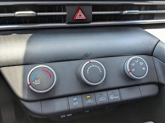 Used 2022 Hyundai Elantra SE FWD image 15