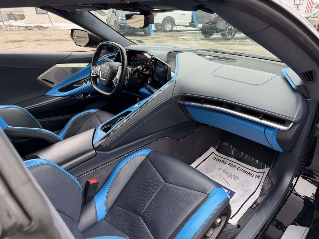 Used 2021 Chevrolet Corvette Stingray Premium Conv w/ Z51 Performance Package image 12