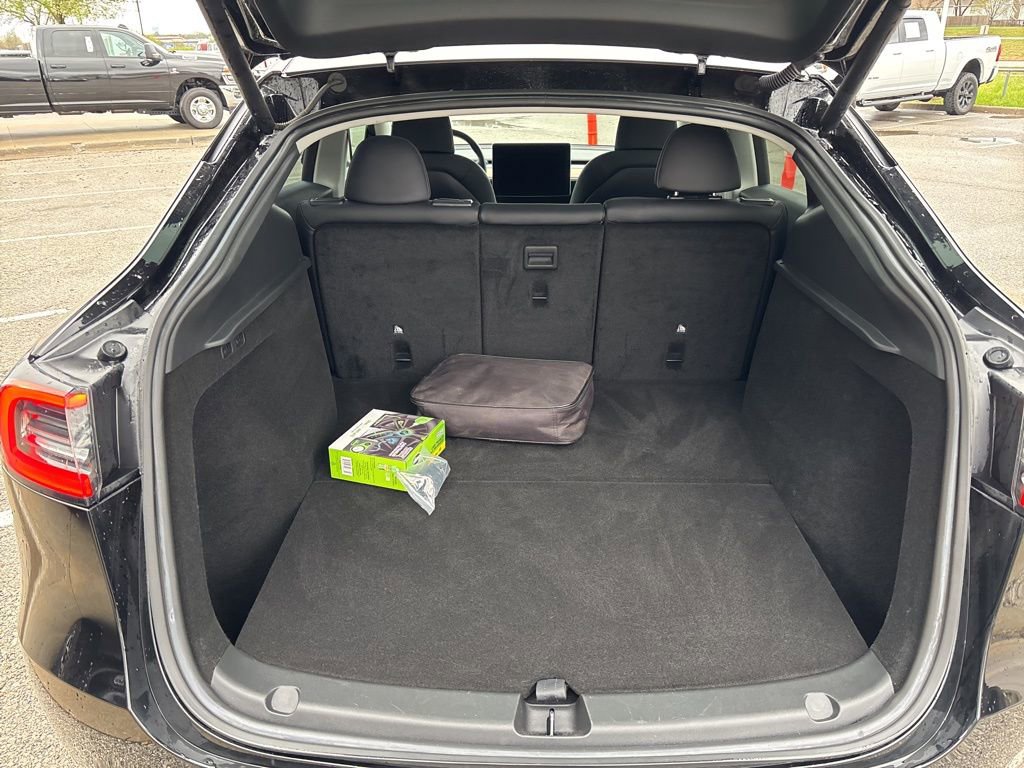 Used 2023 Tesla Model Y Long Range image 4