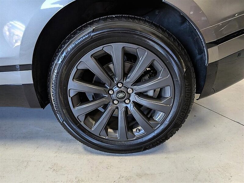 Used 2019 Land Rover Range Rover Velar R-Dynamic SE AWD/4WD image 14