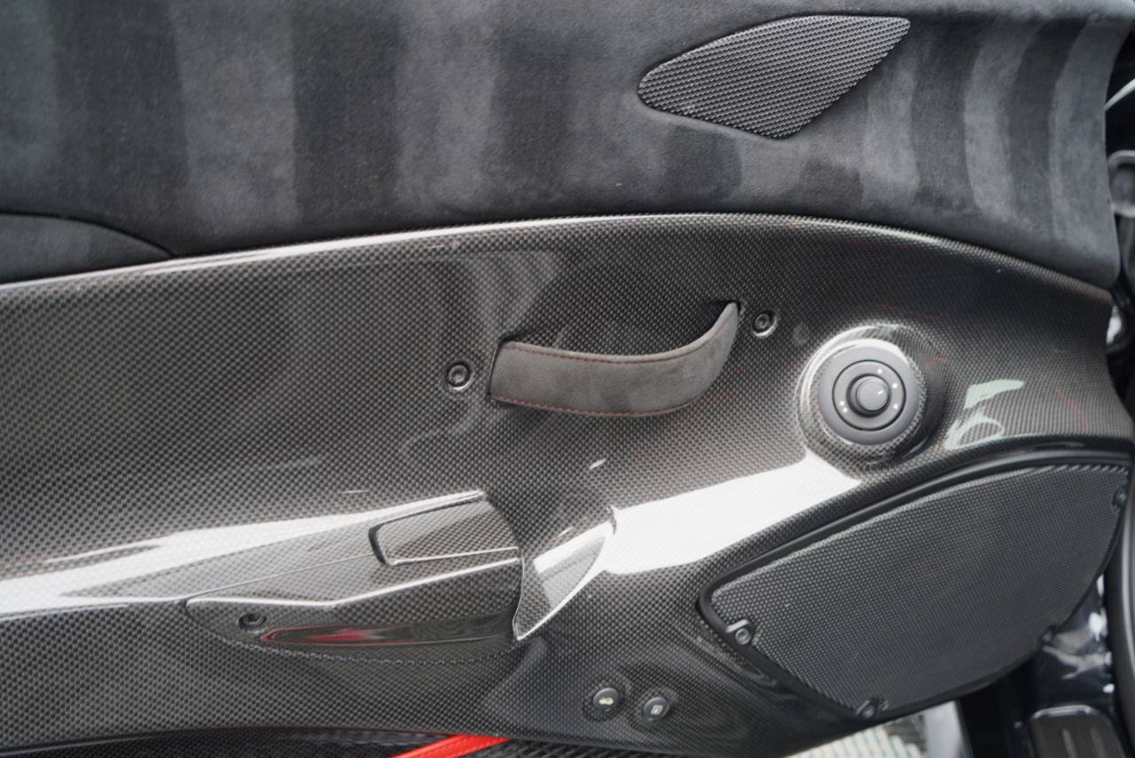 Used 2020 Ferrari 488 Pista Coupe RWD image 17