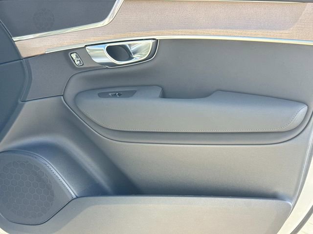New 2026 Volvo XC90 B5 Plus w/ Protection Package Premier image 17