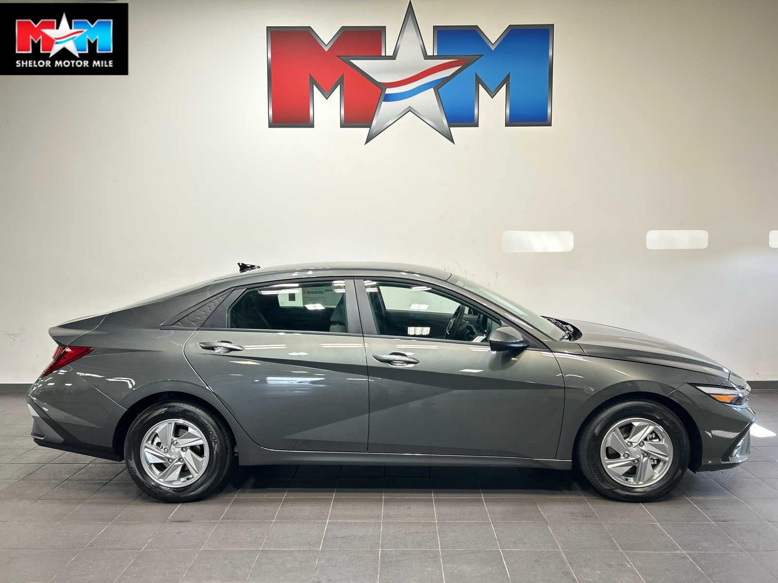 New 2026 Hyundai Elantra SE