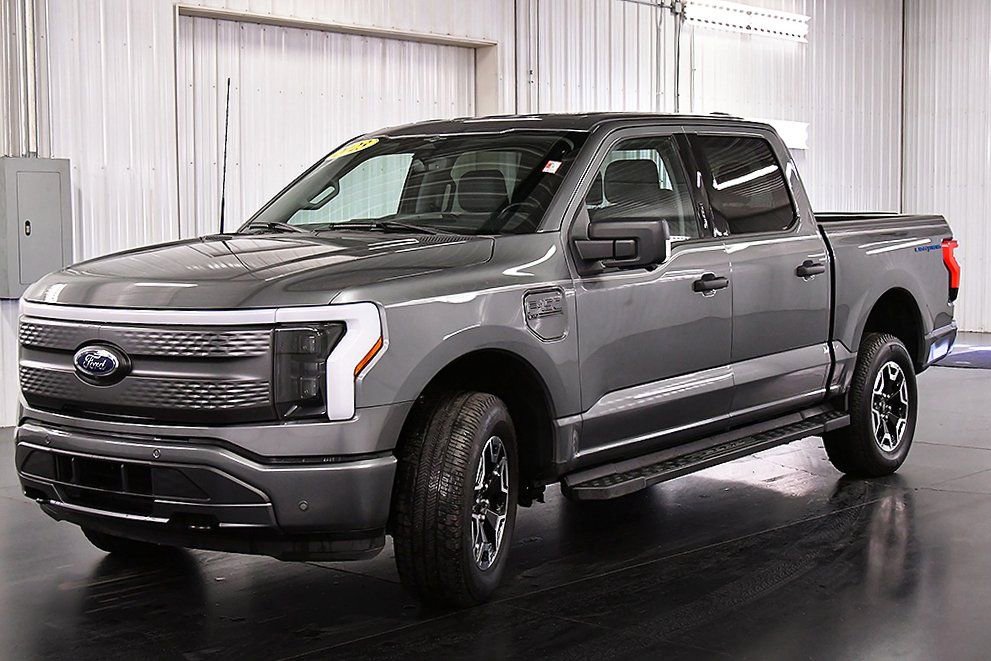 Used 2023 Ford F150 Lightning XLT image 3