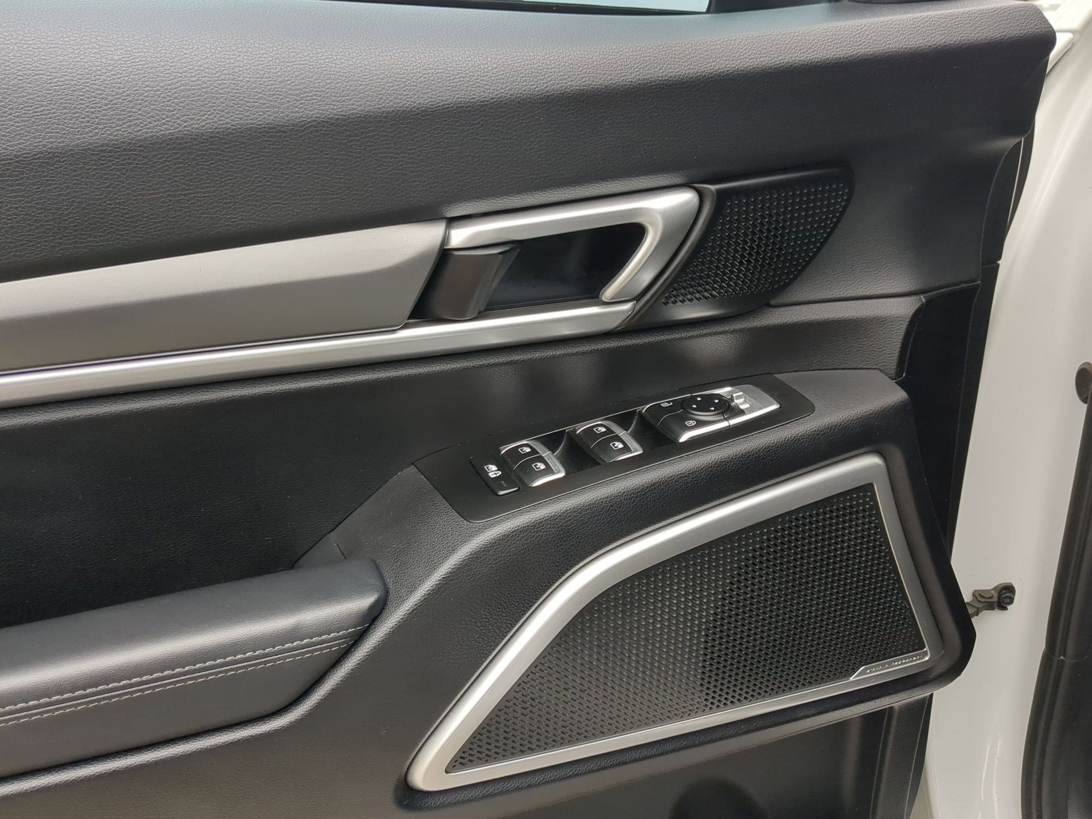 Used 2020 Kia Telluride LX image 11