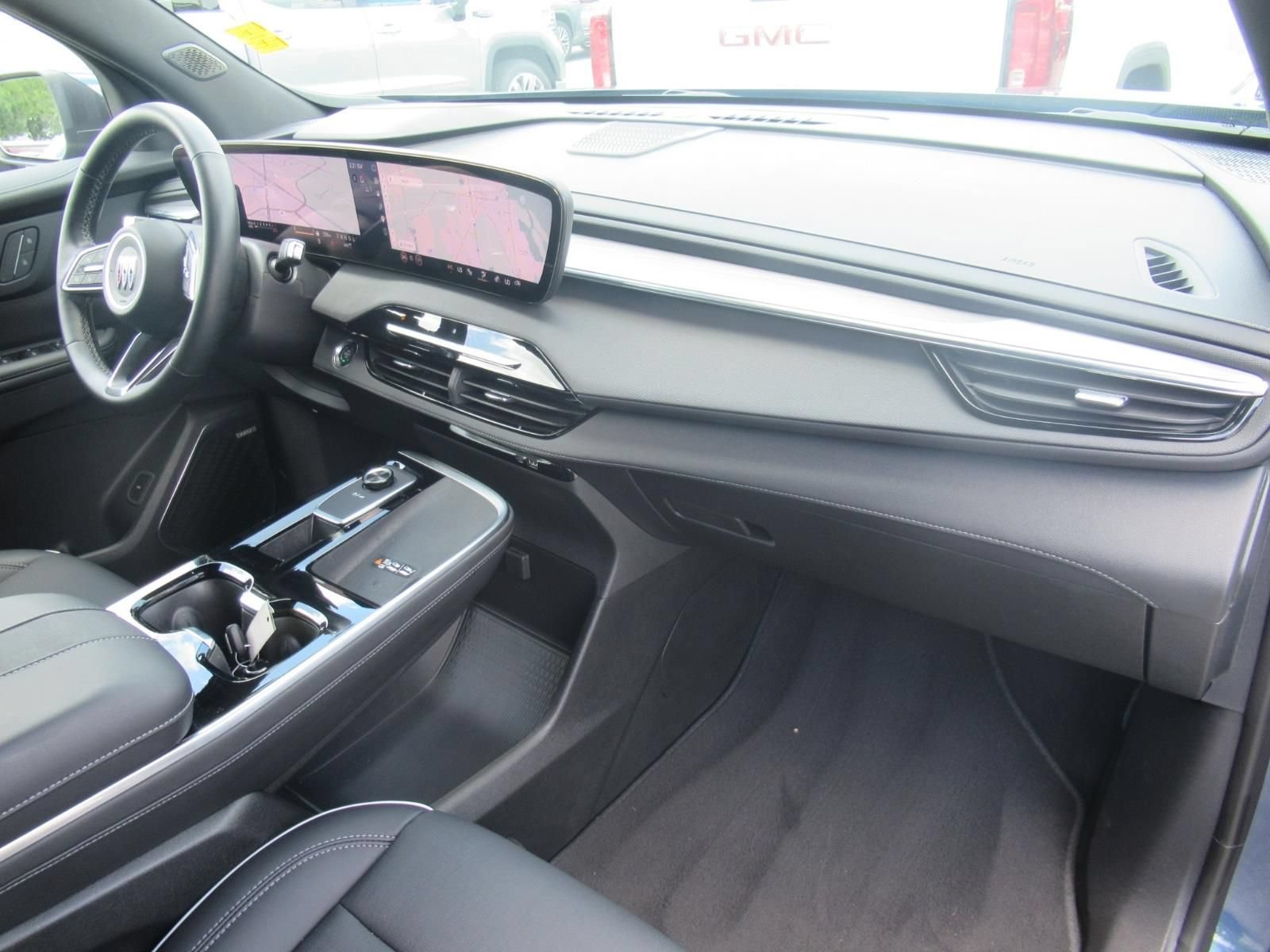 Used 2025 Buick Enclave Preferred AWD/4WD image 11