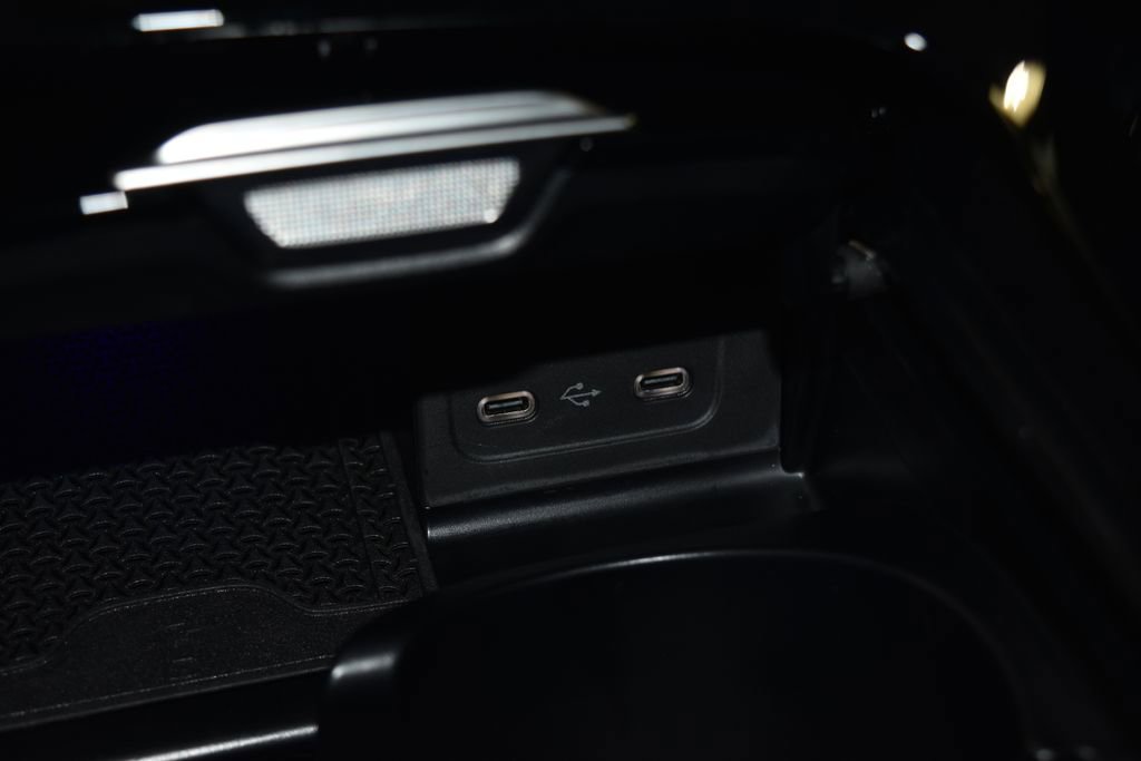 Certified 2025 Mercedes-Benz C 300 4MATIC Sedan image 13