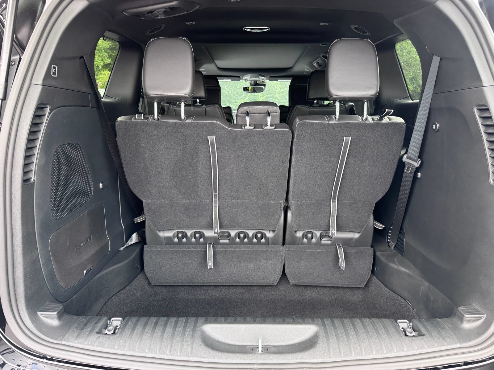 New 2025 Chrysler Pacifica Select w/ Uconnect Theater Family Group AWD/4WD image 8