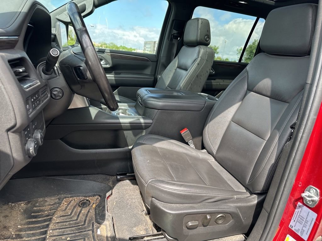 Used 2022 Chevrolet Suburban Z71 w/ Luxury Package AWD/4WD image 17