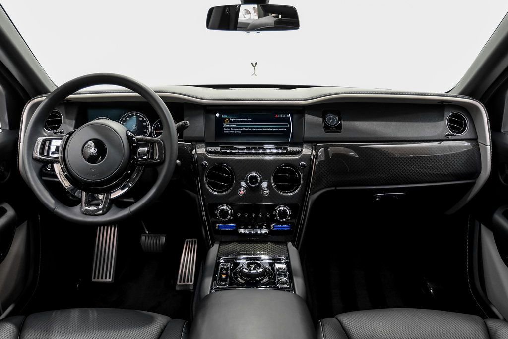 Used 2023 Rolls-Royce Cullinan Black Badge w/ Driver's Package image 12