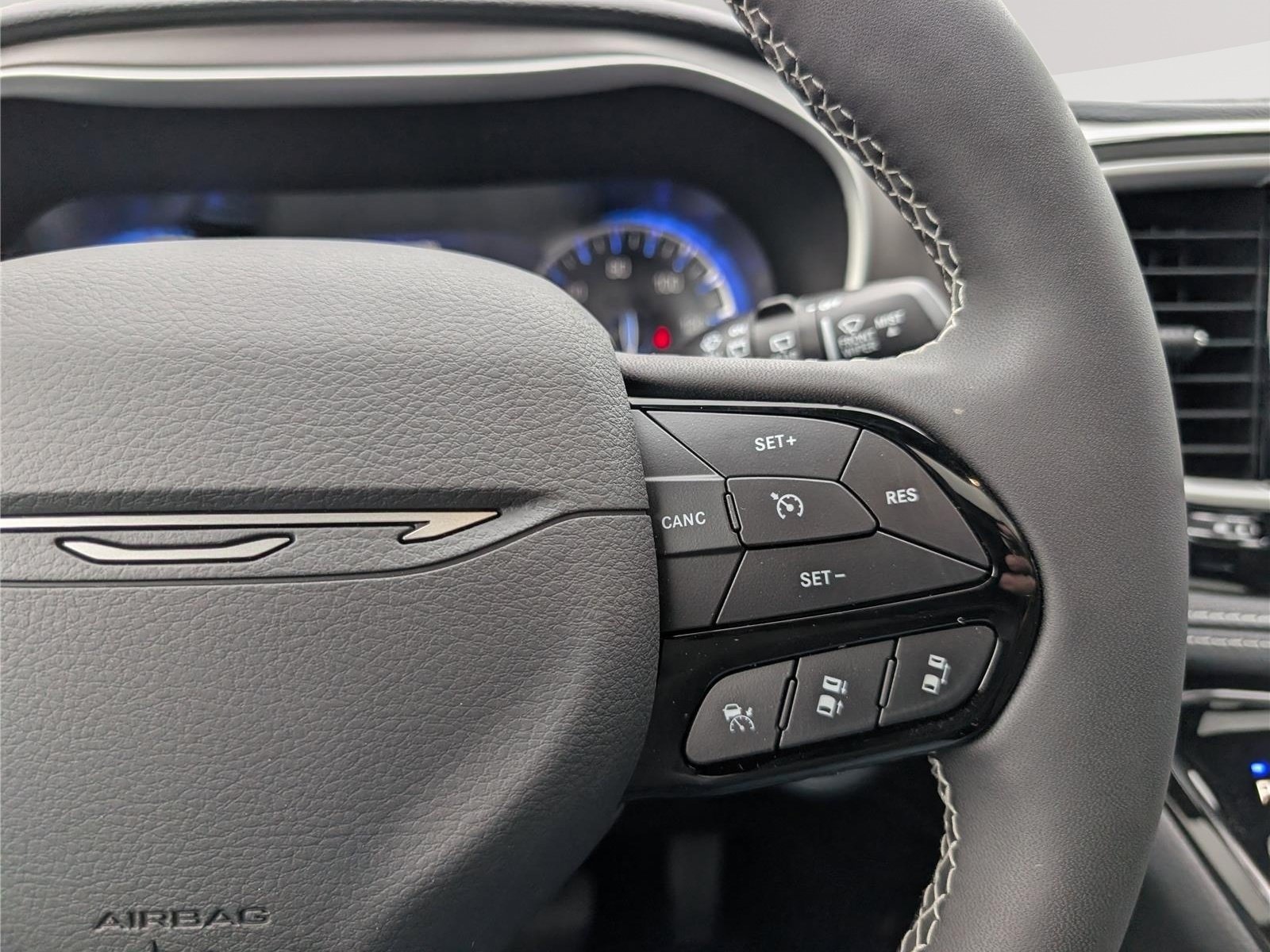 New 2027 Chrysler Pacifica Limited FWD image 21