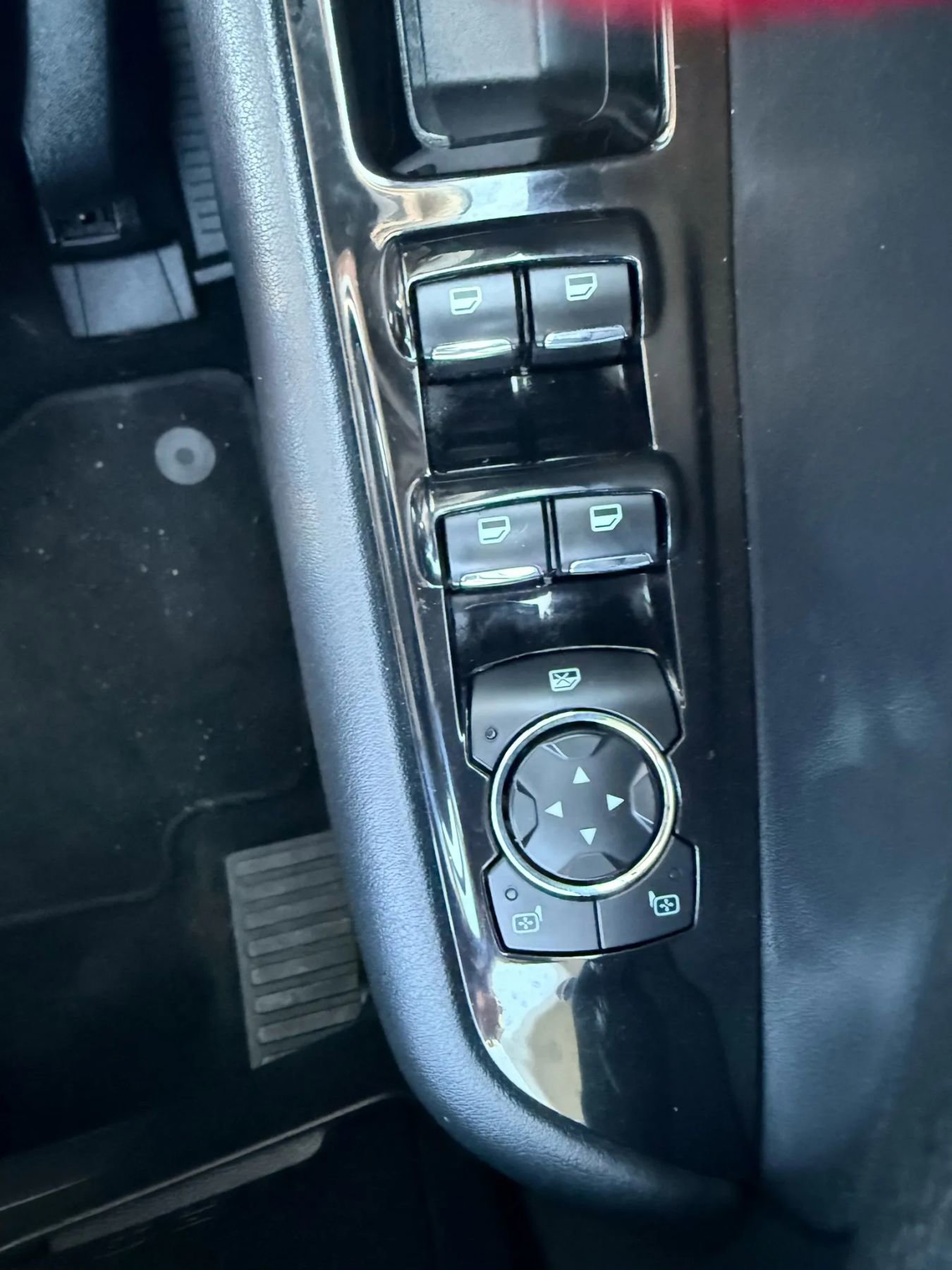 Used 2019 Ford Edge SEL w/ Equipment Group 201A image 25