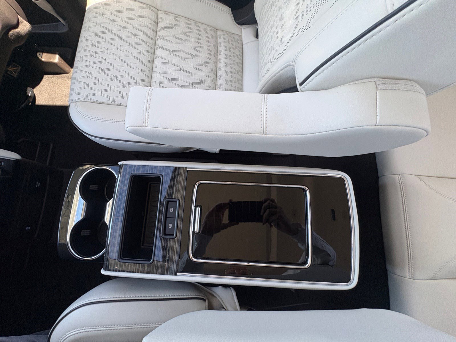 Certified 2023 Lincoln Aviator Black Label Grand Touring w/ Class IV Trailer Tow Package image 20