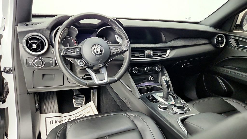Used 2022 Alfa Romeo Stelvio Sprint image 12