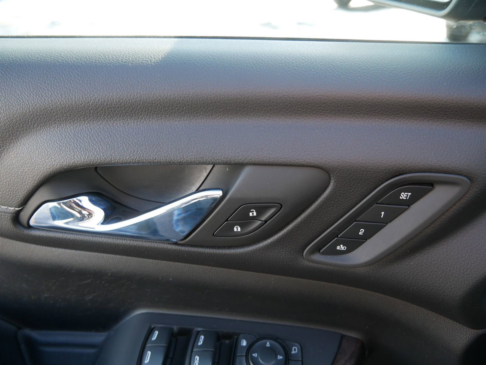 Used 2023 GMC Acadia Denali w/ Black Diamond Edition image 16