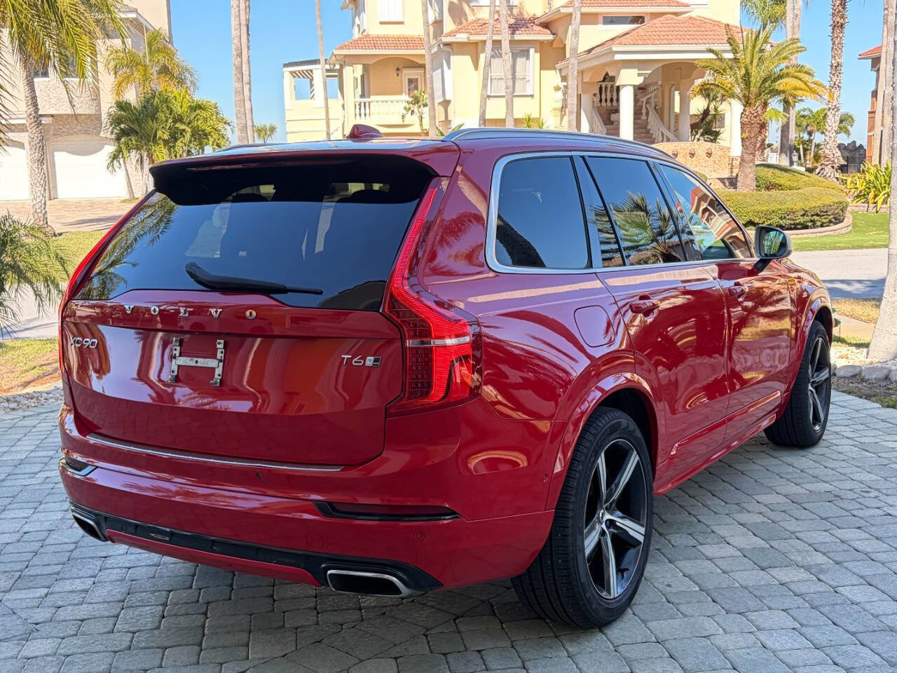 Used 2016 Volvo XC90 T6 R-Design w/ Protection Package Plus AWD/4WD image 39