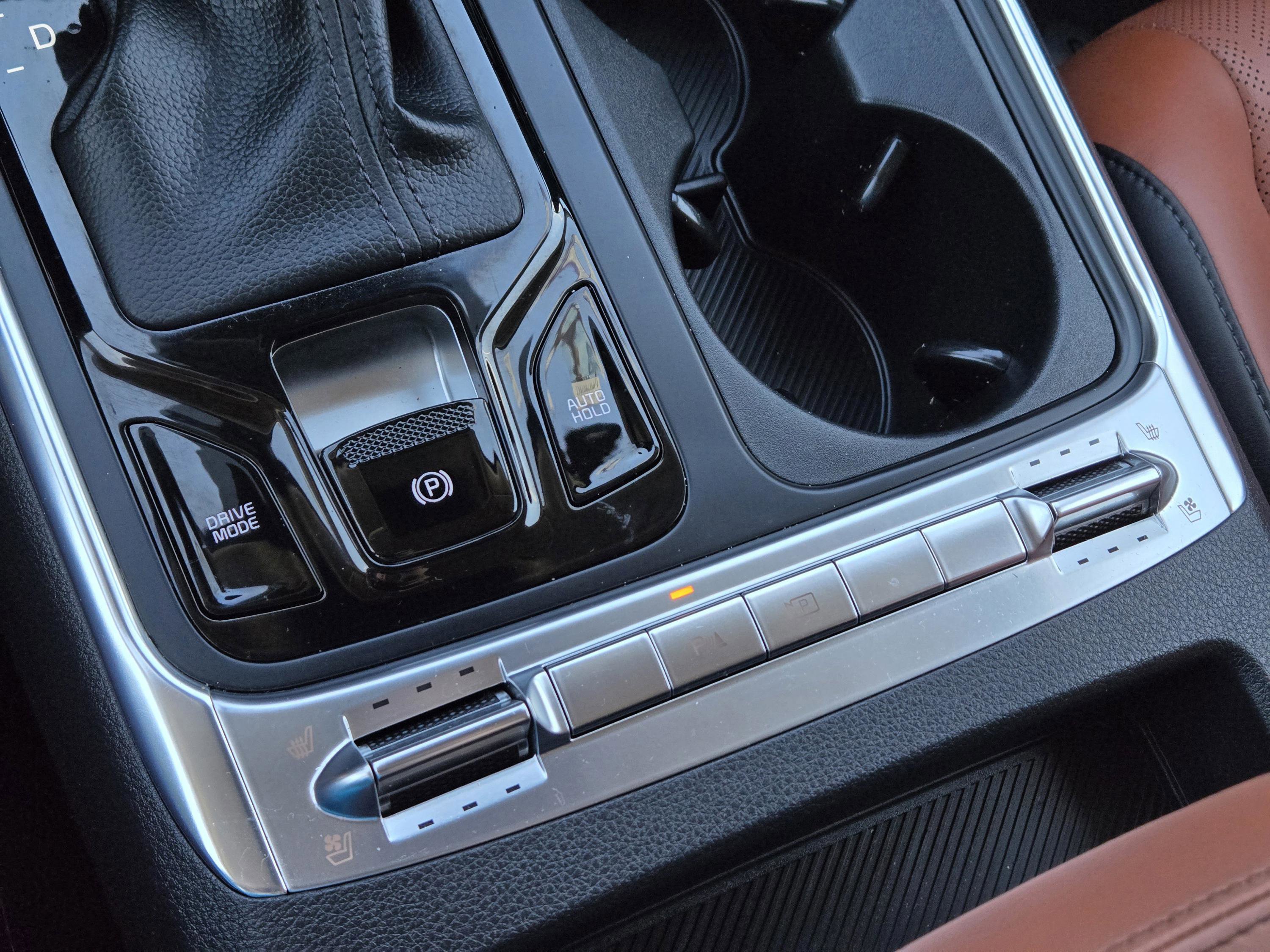 Used 2025 Kia Carnival SX image 30