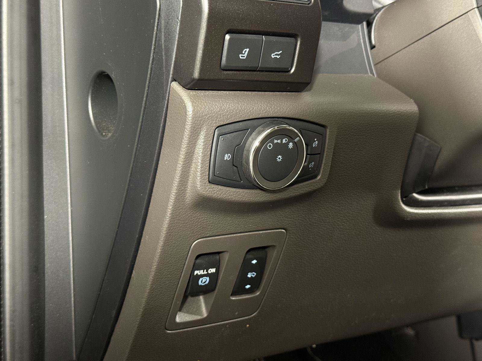 Used 2021 Ford Expedition Limited AWD/4WD image 15