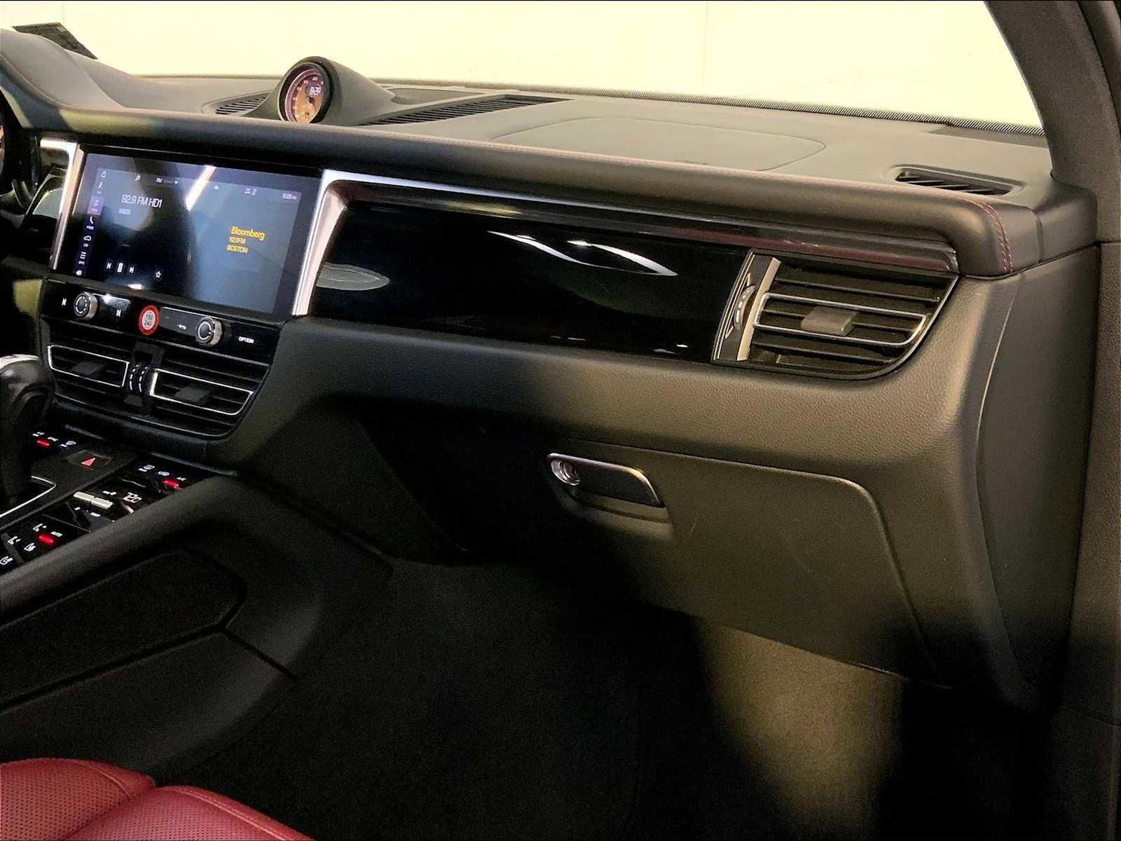 Certified 2023 Porsche Macan Turbo image 22