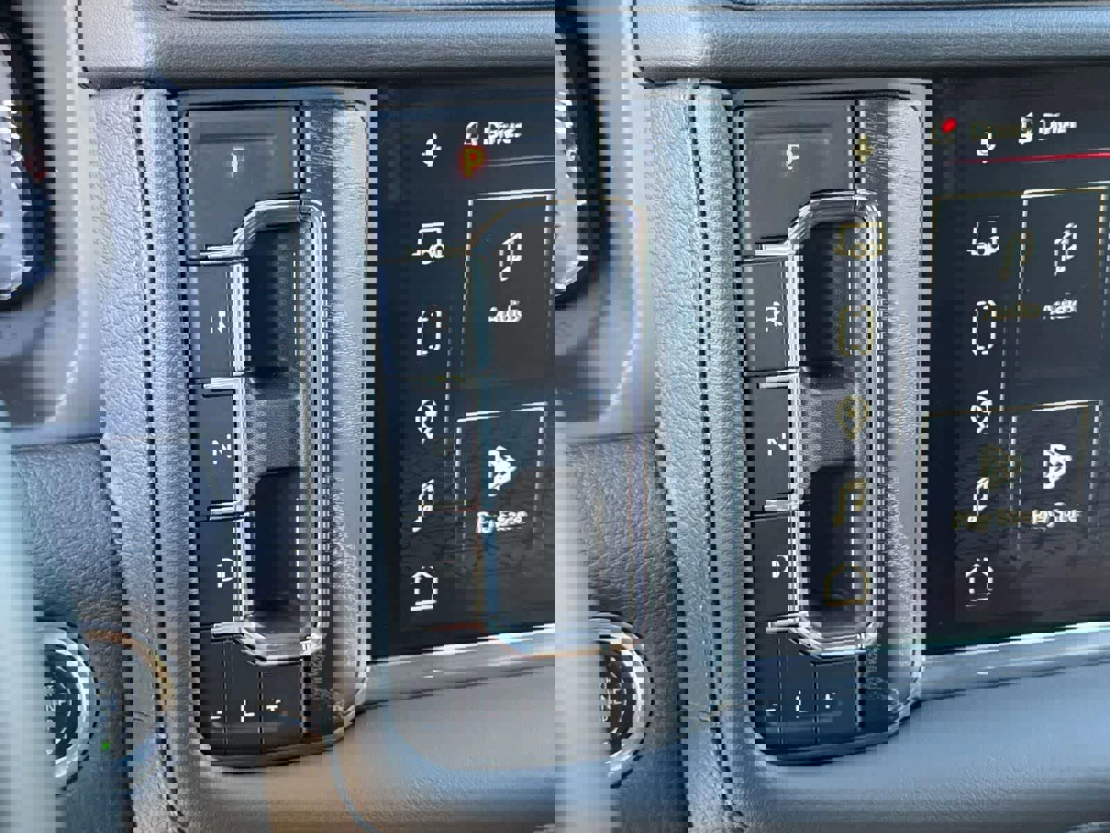 Used 2023 GMC Yukon XL Denali image 17