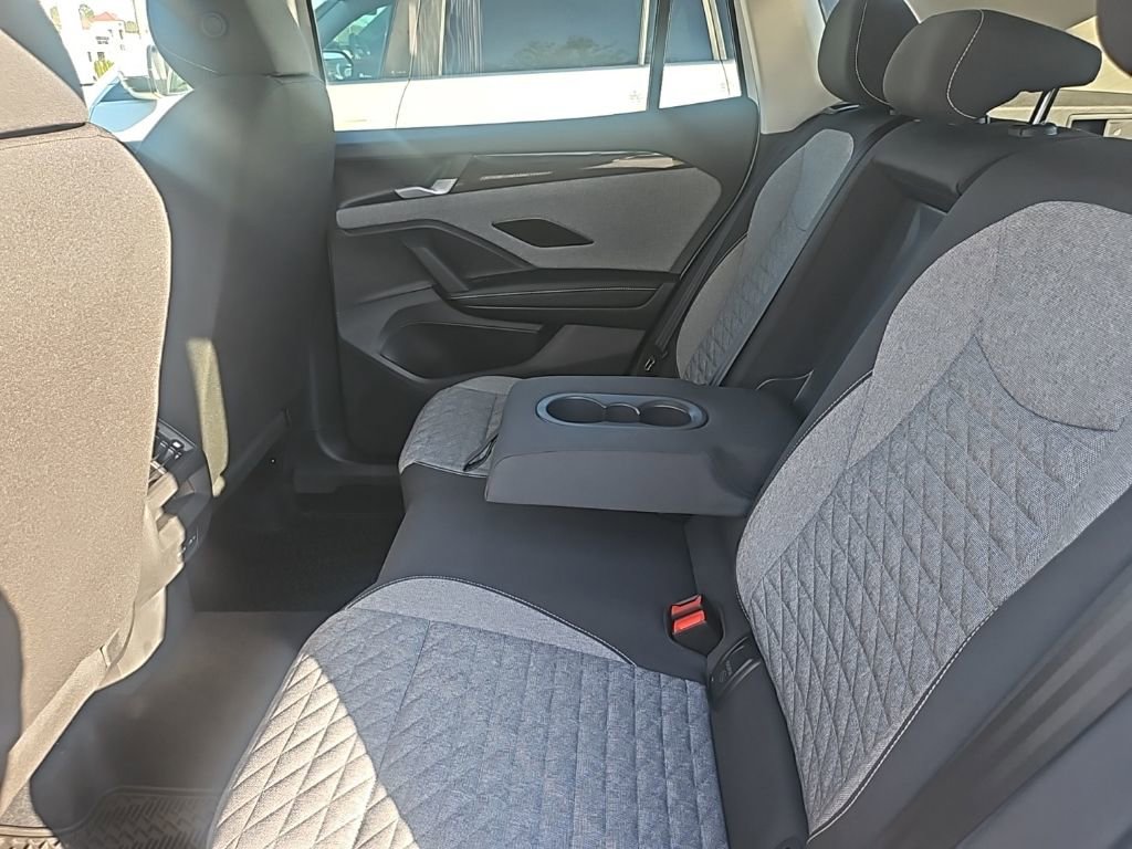 Certified 2025 Volkswagen Tiguan S image 9