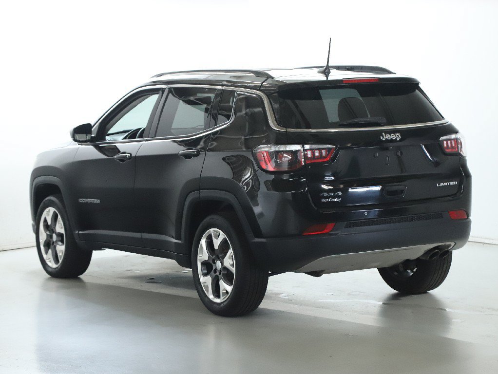 Used 2018 Jeep Compass Limited w/ Safe & Security Group AWD/4WD image 38